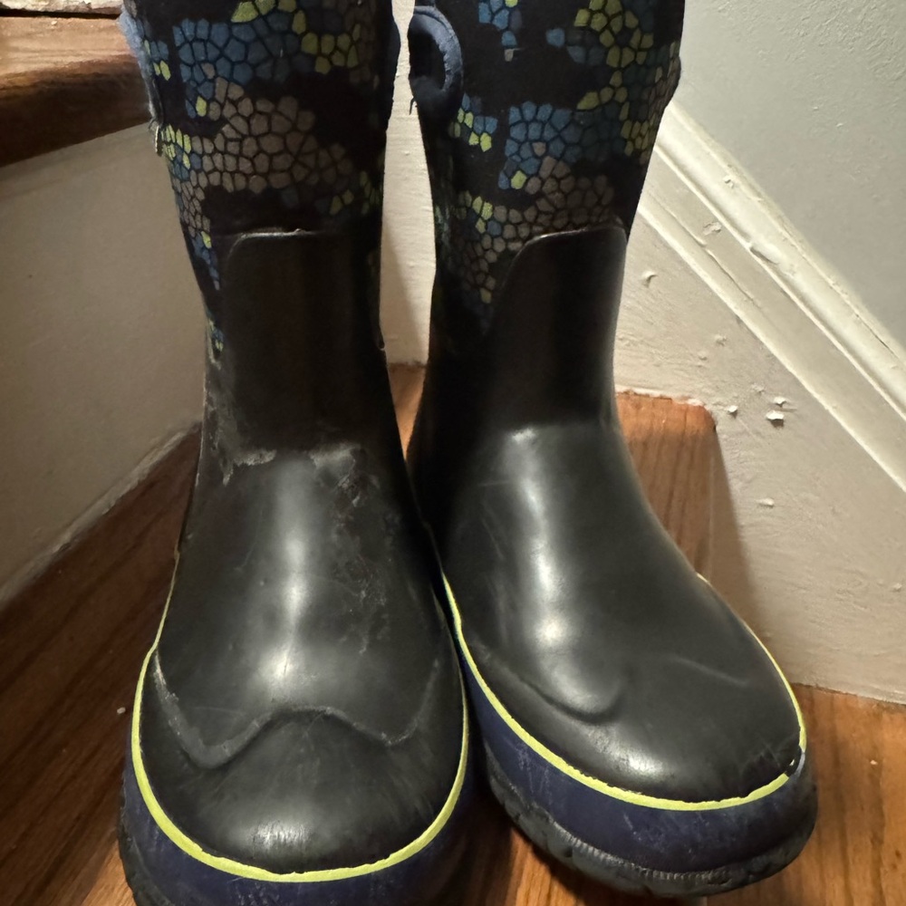 Boys BOGS Boots Size 1